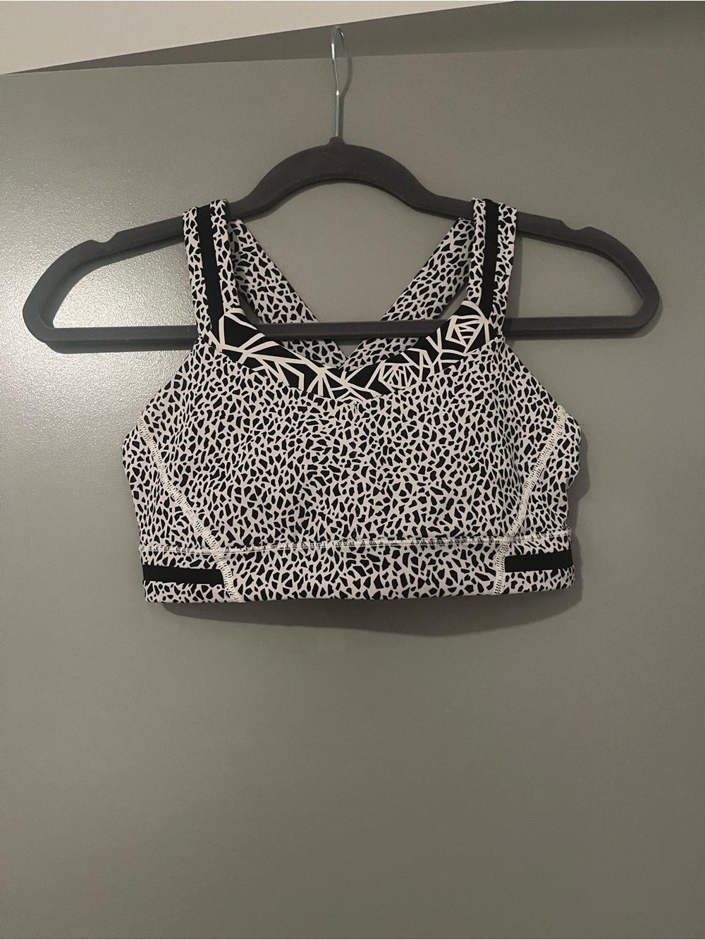 Lululemon Two pocket high impact sports bra (Stash it bra) size 4